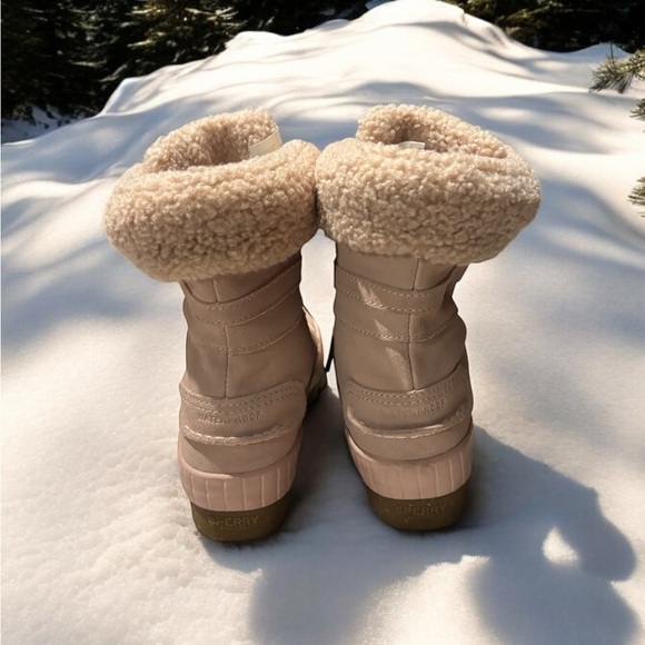 Sperry Torrent Winter Suede Boots. NWOB. Size 6.5. - Picture 11 of 16
